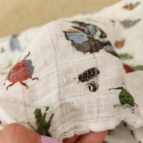 Little Unicorn Deluxe Muslin Unisex Infant Bug, Safari Print Swaddles x 4 - Picture 8 of 13